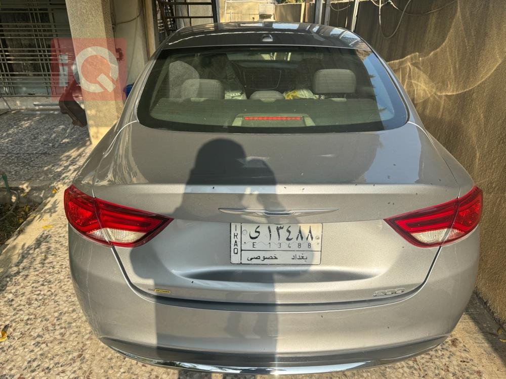 کرایسلەر 200